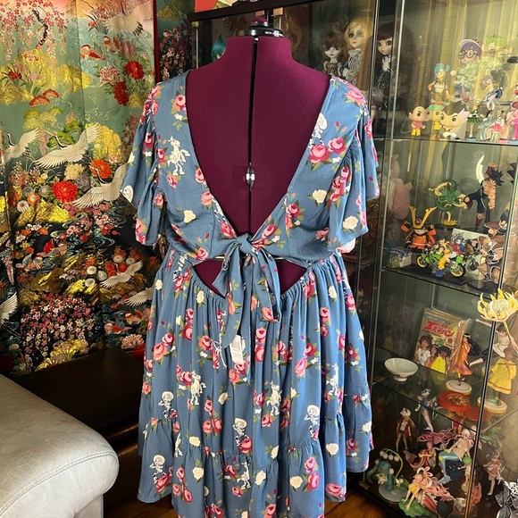 Her Universe Disney Pixar Toy Story Floral Tie Back Plus Size 3 Dress - Picture 13 of 15